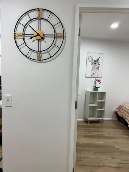 Stunning 3 Bd - 2 Bth City Apt - Pool & Carpark Окленд Екстер'єр фото